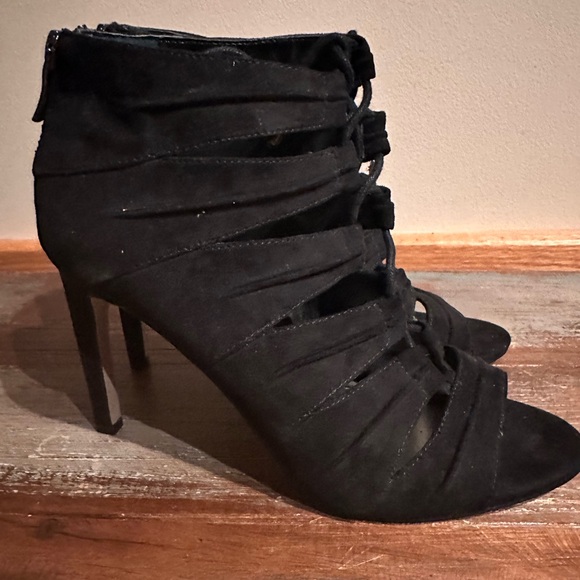 BCBG gladiator cage lace up zipper back high heel suede 8.5M never worn shoes - Picture 2 of 9